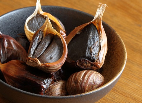 تصویر 1 از فروش سیر سیاه در عطاری + قیمت خرید به صرفه
